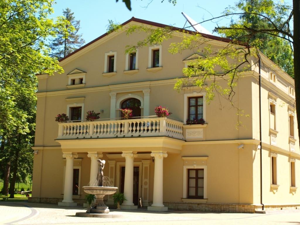 Dwor Debowiec I Esterno foto